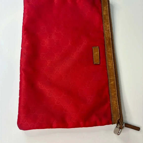 Authentic Gucci nylon clutch bag. - Picture 5 of 12